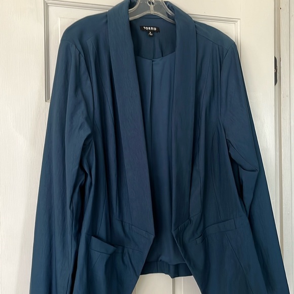 Plus - Teal Blazer - gorgeous color!  A beautiful addition to any wardrobe! NWOT - Picture 1 of 3